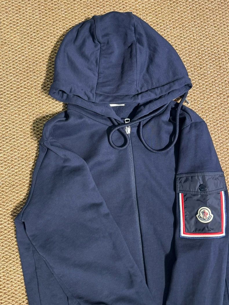Moncler Moncler Hooded Sweatshirt in Deep Blue Size S / US 4 / IT 40 - 3 Thumbnail