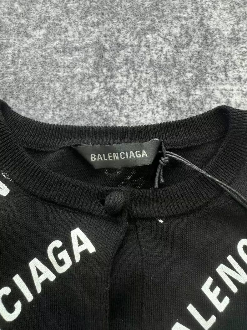 Balenciaga Balenciaga Black and White Knitted Cardigan Size XS / US 0-2 / IT 36-38 - 2 Thumbnail