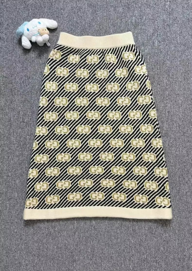 Gucci Gucci Beige Knit Midi Skirt with Logo Size 26" / US 2 / IT 38 - 2 Thumbnail