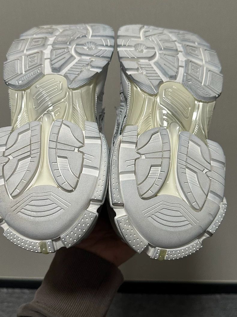 Balenciaga Balenciaga Runner White Size 36 Sneakers Size US 6 / IT 36 - 6 Thumbnail
