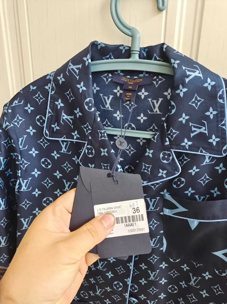 Louis Vuitton LV Silk Long Sleeve Sleep Shirt Size S / US 4 / IT 40 - 2 Thumbnail