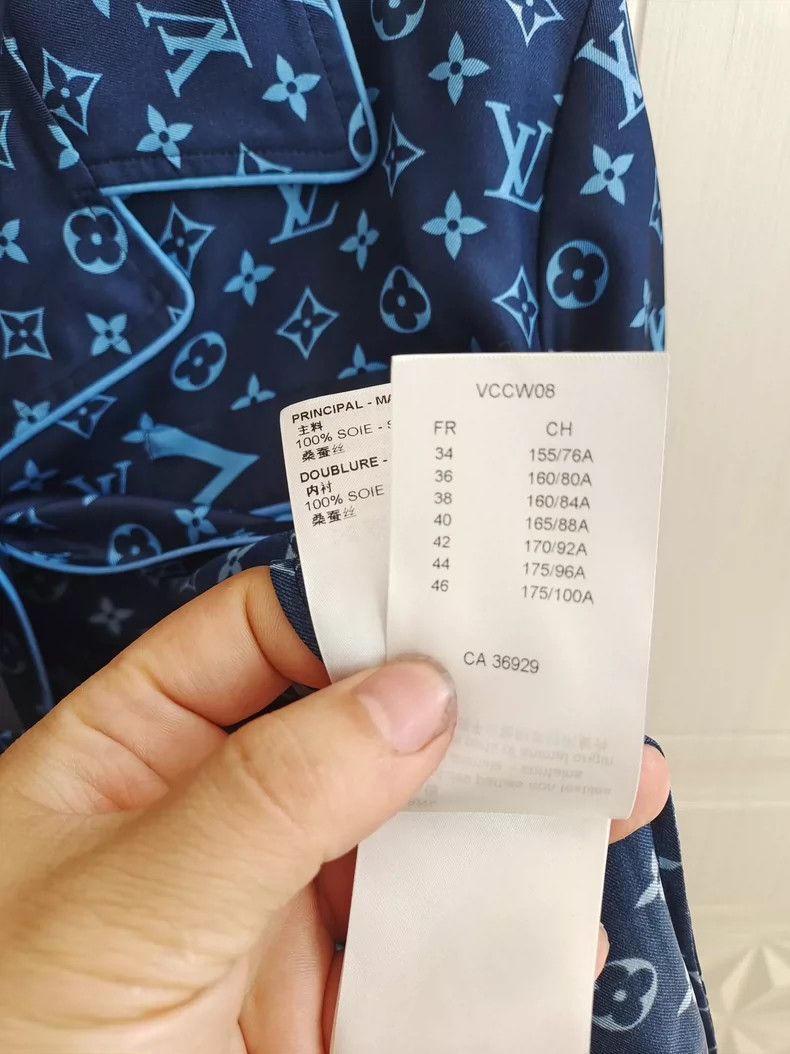 Louis Vuitton LV Silk Long Sleeve Sleep Shirt Size S / US 4 / IT 40 - 6 Thumbnail