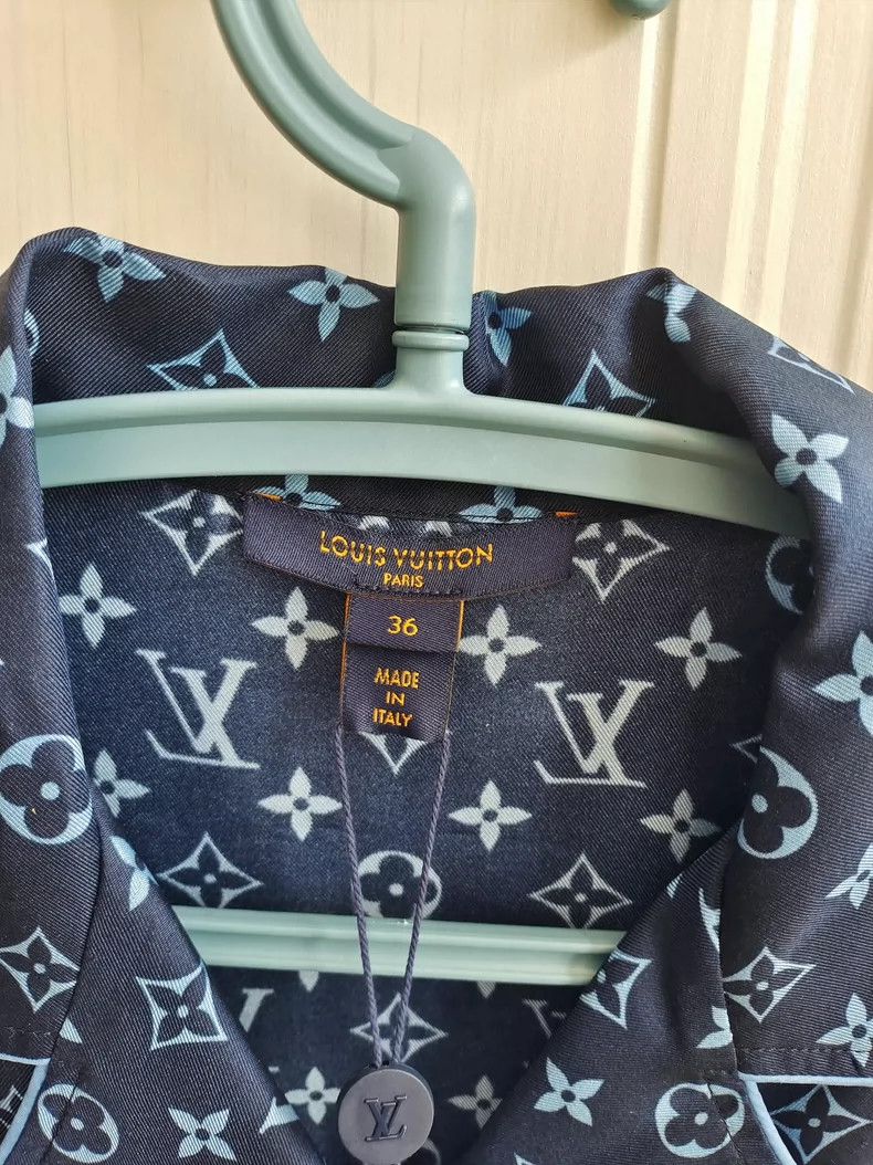 Louis Vuitton LV Silk Long Sleeve Sleep Shirt Size S / US 4 / IT 40 - 3 Thumbnail