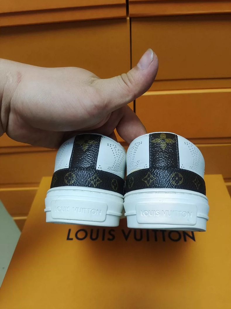 Louis Vuitton LV Sneaker White with Black Accents Size US 5 / IT 35 - 8 Thumbnail