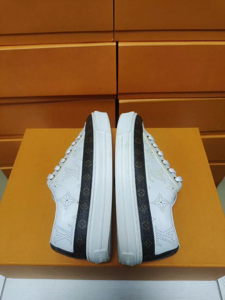 Louis Vuitton LV Sneaker White with Black Accents Size US 5 / IT 35 - 6 Thumbnail
