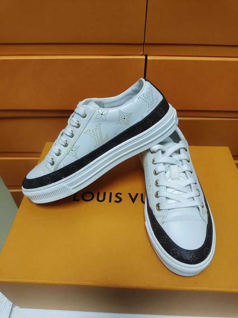 Louis Vuitton LV Sneaker White with Black Accents Size US 5 / IT 35 - 3 Thumbnail