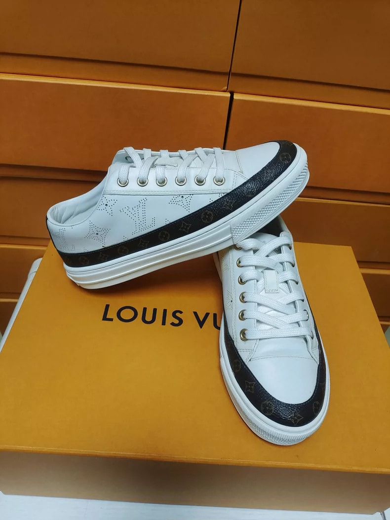 Louis Vuitton LV Sneaker White with Black Accents Size US 5 / IT 35 - 4 Thumbnail