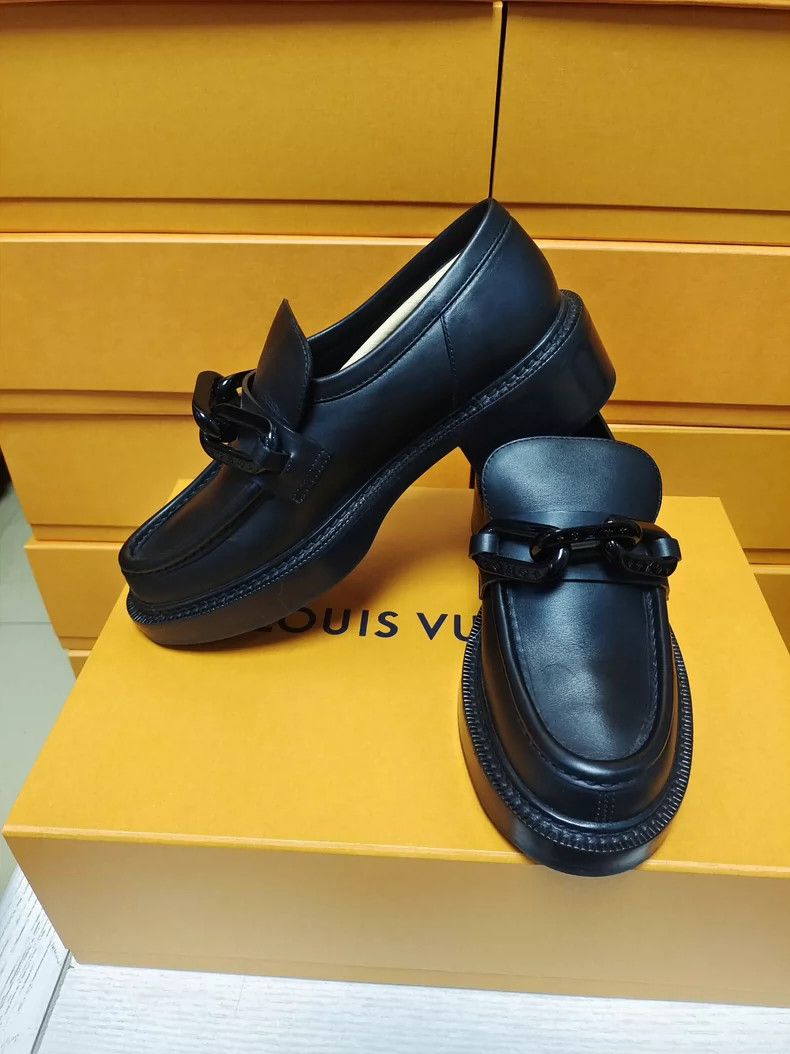 Louis Vuitton Black Loafers with Chain Detail Size US 8 / IT 38 - 3 Thumbnail