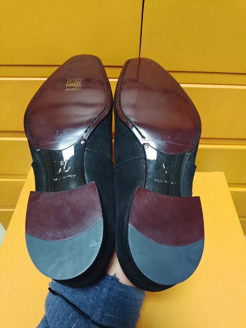 Louis Vuitton Louis Vuitton Men's Leather Shoes in Black Size US 7 / IT 37 - 9 Thumbnail