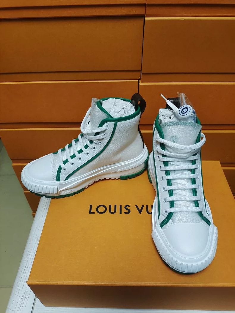 Louis Vuitton LV Women's Fashion High-Top Sneakers Size 35 Size US 5 / IT 35 - 4 Thumbnail