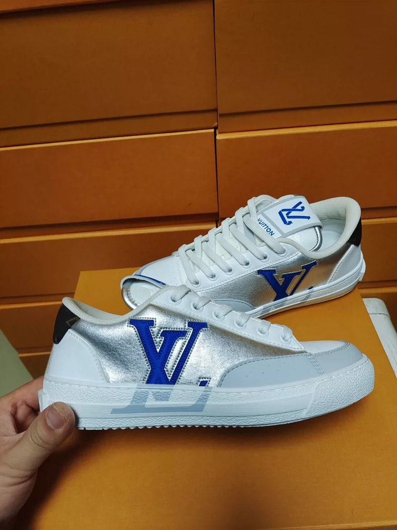 Louis Vuitton Louis Vuitton Women's Low Top Lace Sneakers Size US 5 / IT 35 - 2 Thumbnail