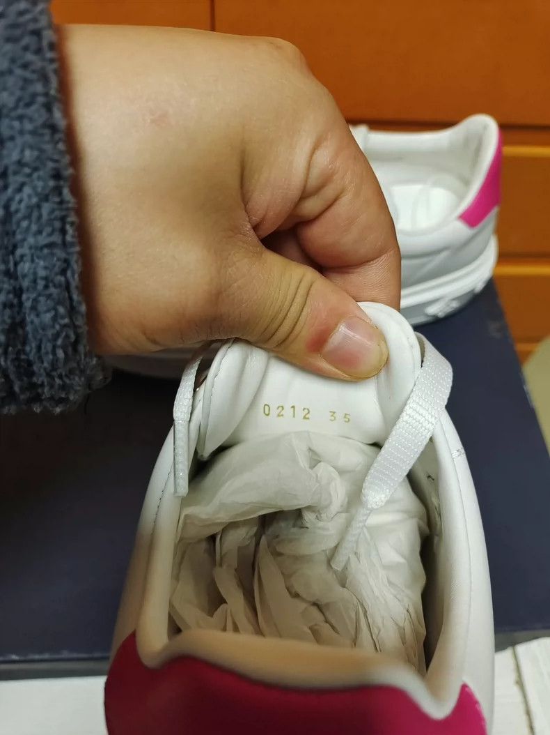 Louis Vuitton Louis Vuitton Low-Top Lace-Up Sneakers Size US 5 / IT 35 - 7 Thumbnail