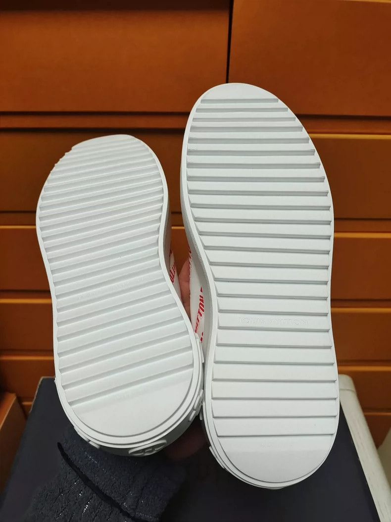 Louis Vuitton Louis Vuitton Women's Low Top Lace-Up Sneakers Size US 5 / IT 35 - 9 Thumbnail