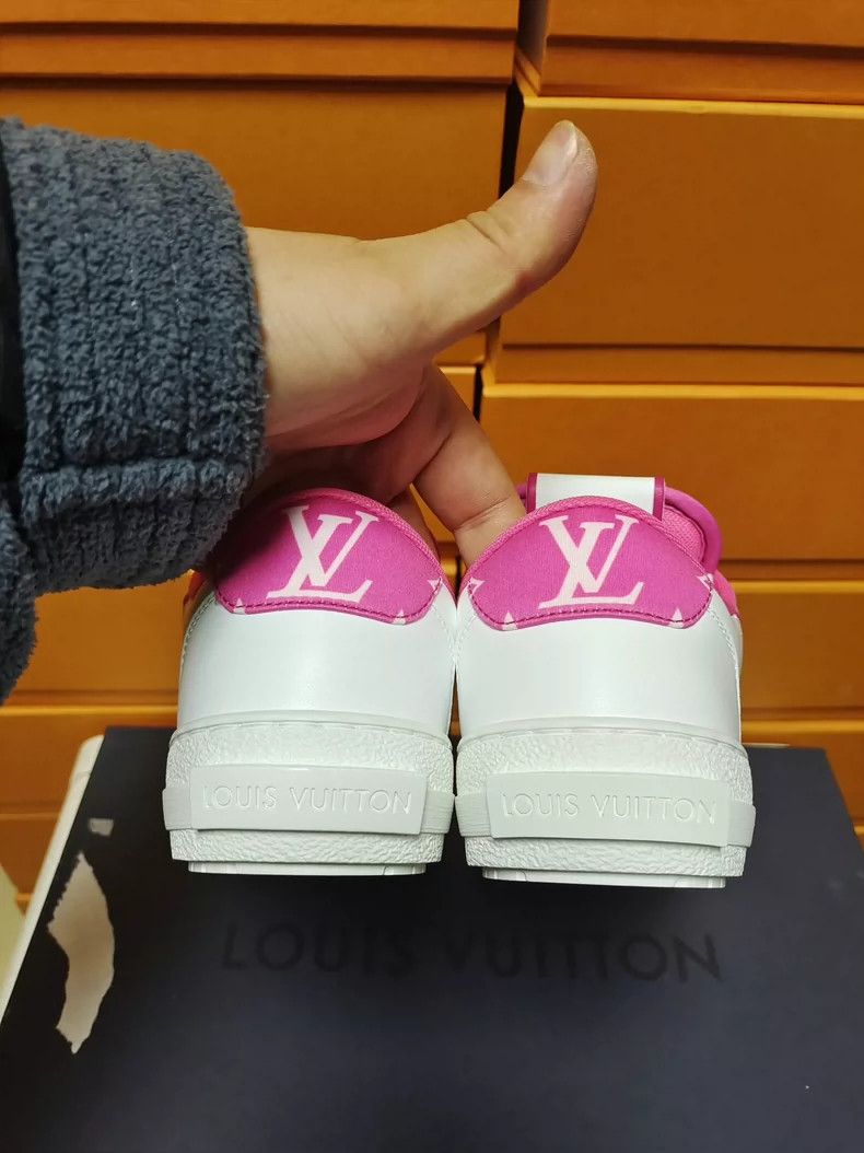 Louis Vuitton Louis Vuitton Women's Low-top Sneakers Size US 5 / IT 35 - 8 Thumbnail