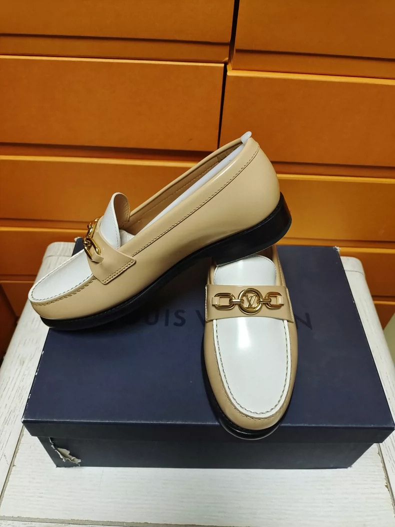 Louis Vuitton Louis Vuitton Daphne Flat Women’s Shoes Size US 6 / IT 36 - 4 Thumbnail