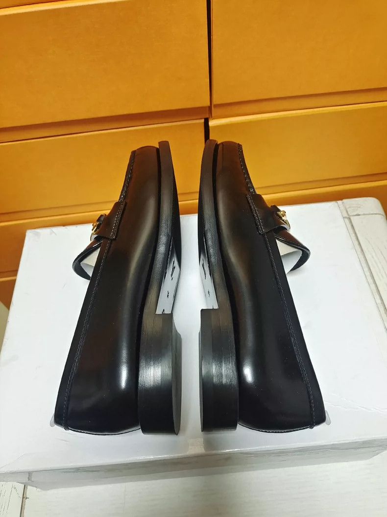 Louis Vuitton LV Leather Flats with Metallic Logo Design Size US 6 / IT 36 - 6 Thumbnail