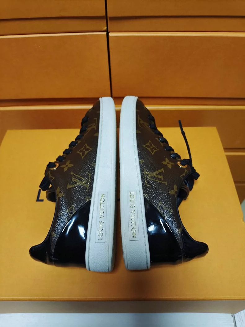 Louis Vuitton Classic Louis Vuitton Low Top Sneakers for Women Size US 5 / IT 35 - 6 Thumbnail
