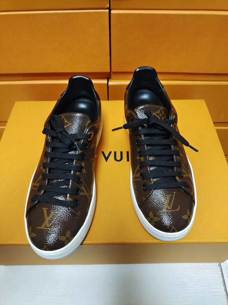 Louis Vuitton Classic Louis Vuitton Low Top Sneakers for Women Size US 5 / IT 35 - 5 Thumbnail