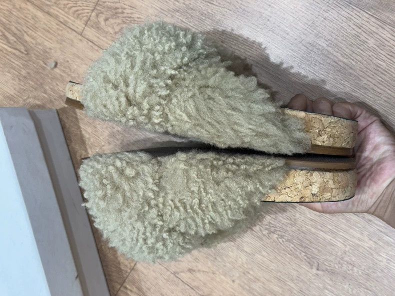 Chloe Chloe Fur Slide Sandals in Beige Color Size US 8 / IT 38 - 5 Thumbnail