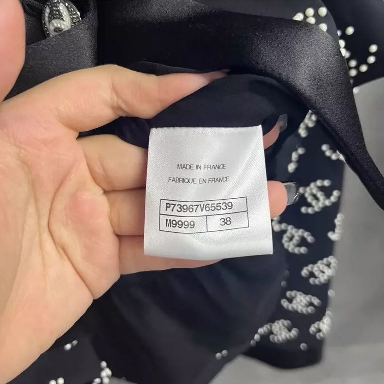 Chanel Chanel Black Logo Pearl Detail Jacket Size M / US 6-8 / IT 42-44 - 4 Thumbnail