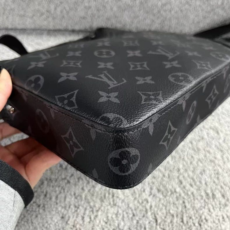 Louis Vuitton Louis Vuitton Gray Monogram Coated Canvas Bag Size ONE SIZE - 4 Thumbnail
