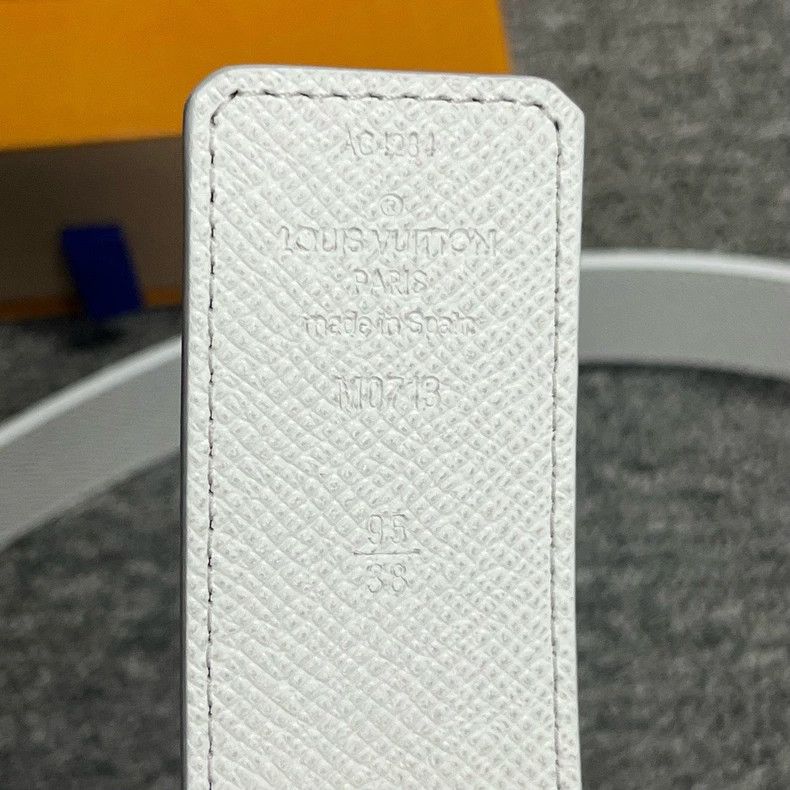 Louis Vuitton Louis Vuitton White Canvas Belt with Logo Size ONE SIZE - 4 Thumbnail