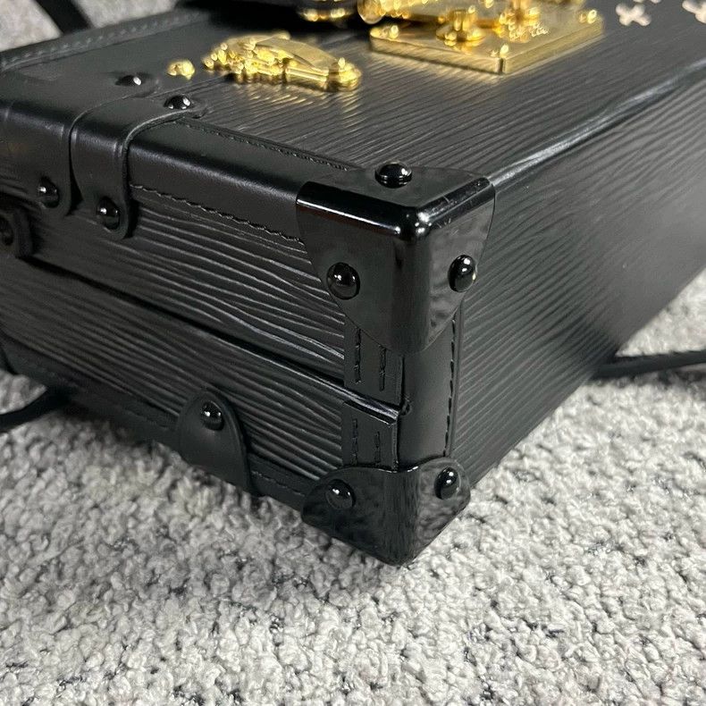 Louis Vuitton Louis Vuitton Black Gold Buckle Box Bag Size ONE SIZE - 5 Thumbnail