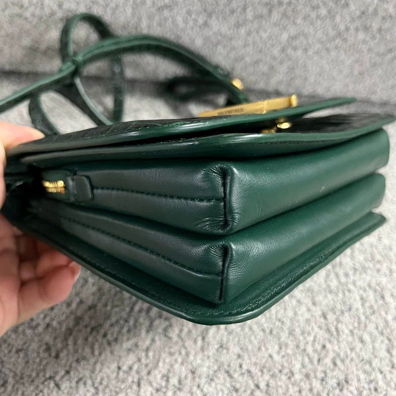 Balenciaga Balenciaga Green Crocodile Pattern Logo Bag Size ONE SIZE - 3 Thumbnail