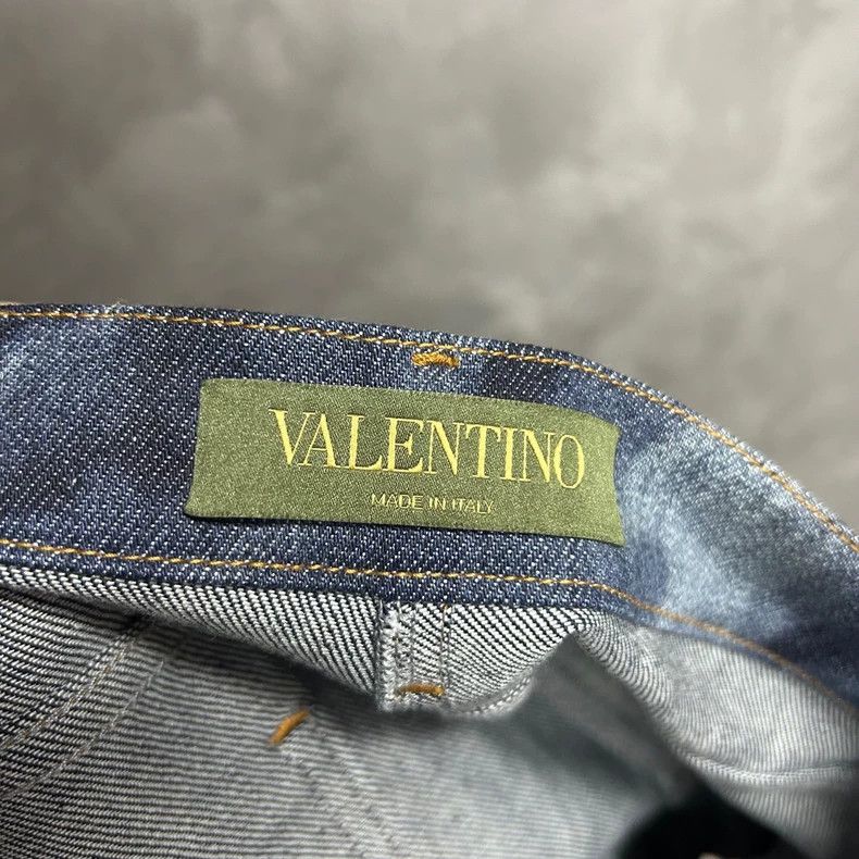 Valentino Blue Embroidered Butterfly Pattern Denim Shorts Size 38" / US 16 / IT 52 - 5 Thumbnail