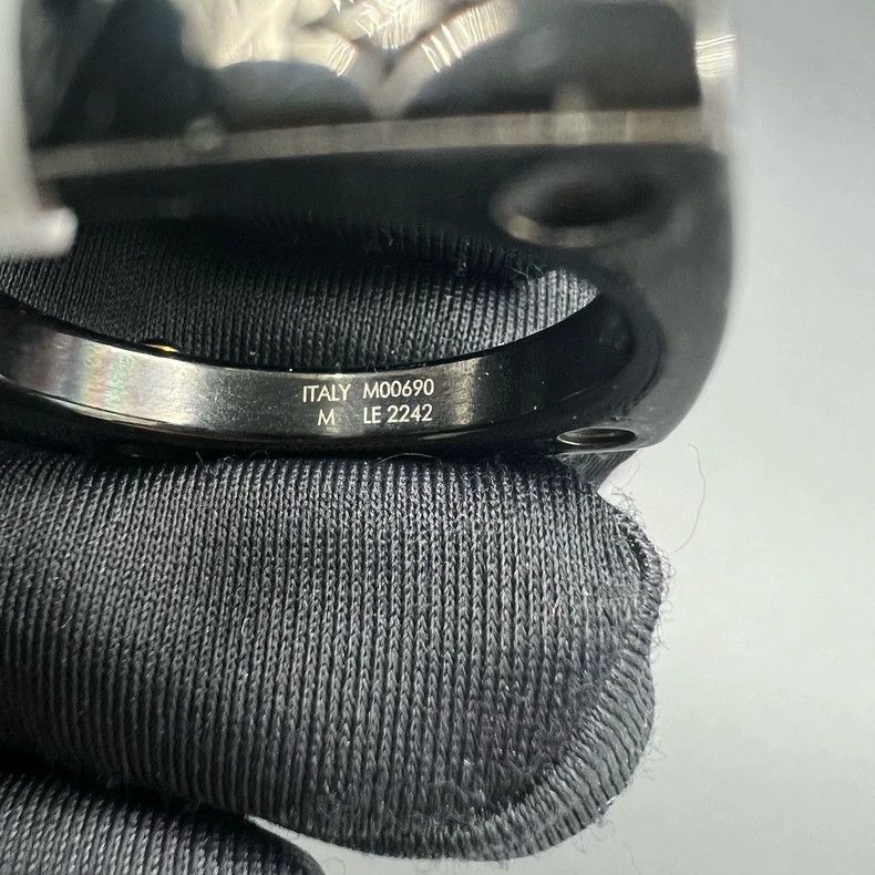 Louis Vuitton Louis Vuitton Black Gold Ring M Size Size ONE SIZE - 5 Thumbnail