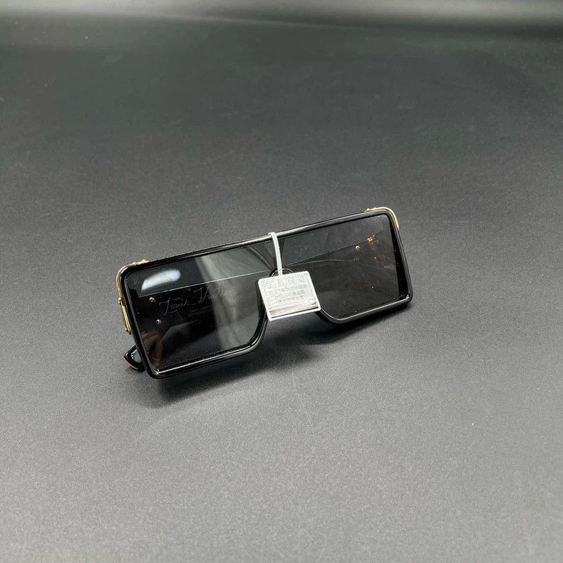 Louis Vuitton Louis Vuitton Black Sunglasses with Original Box Size ONE SIZE - 2 Thumbnail