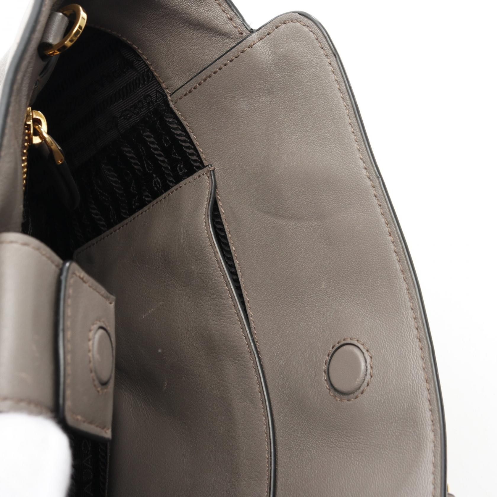 Prada Prada Prada SAFFIANO Leather Handbag Leather Handbag 1BA113 DUTY FREE for USA Size ONE SIZE - 10 Thumbnail