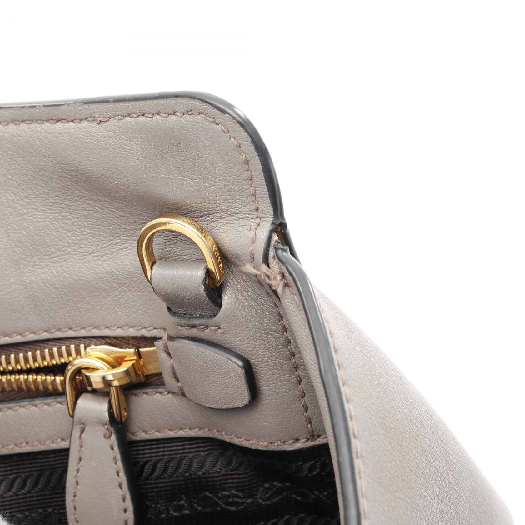 Prada Prada Prada SAFFIANO Leather Handbag Leather Handbag 1BA113 DUTY FREE for USA Size ONE SIZE - 8 Thumbnail