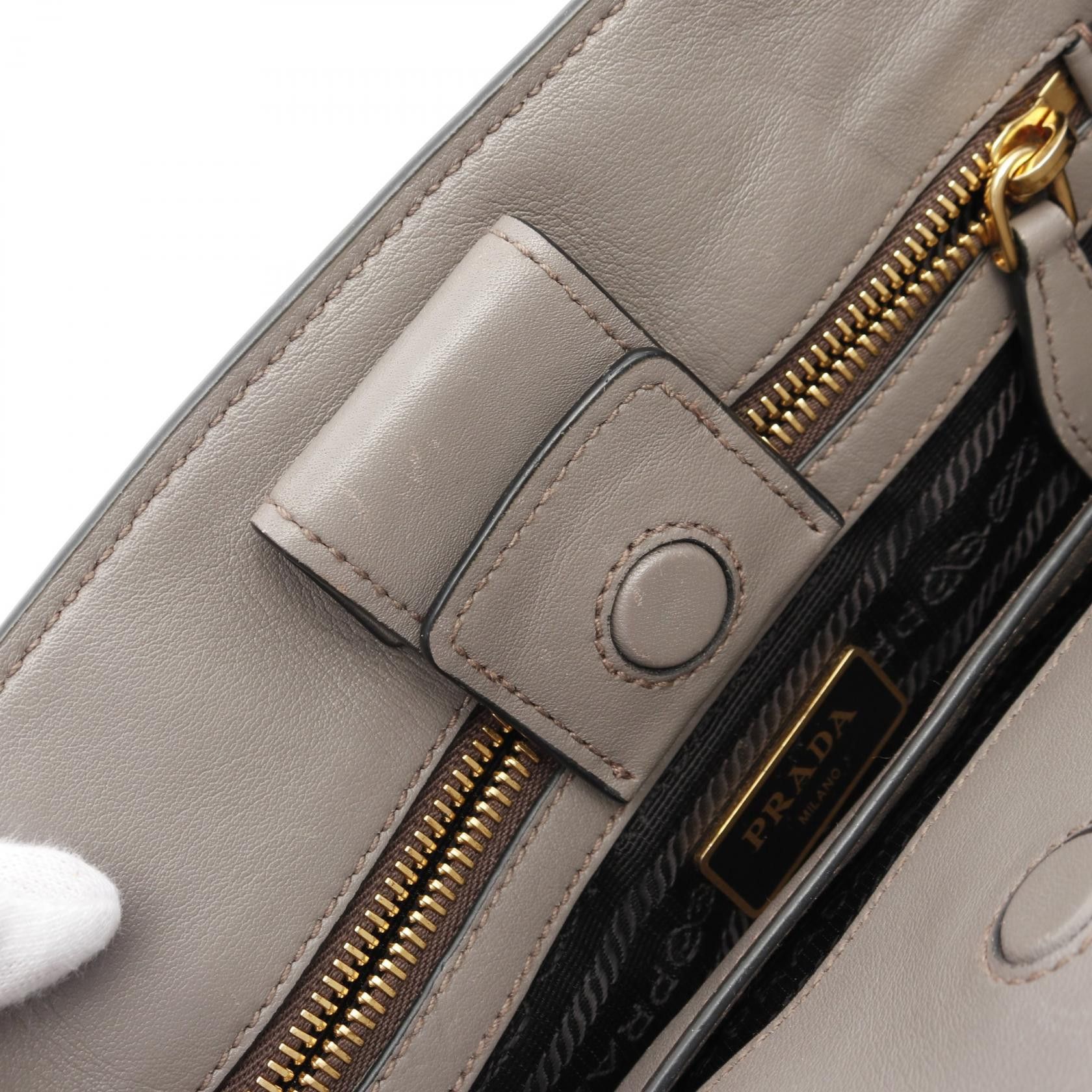 Prada Prada Prada SAFFIANO Leather Handbag Leather Handbag 1BA113 DUTY FREE for USA Size ONE SIZE - 9 Thumbnail