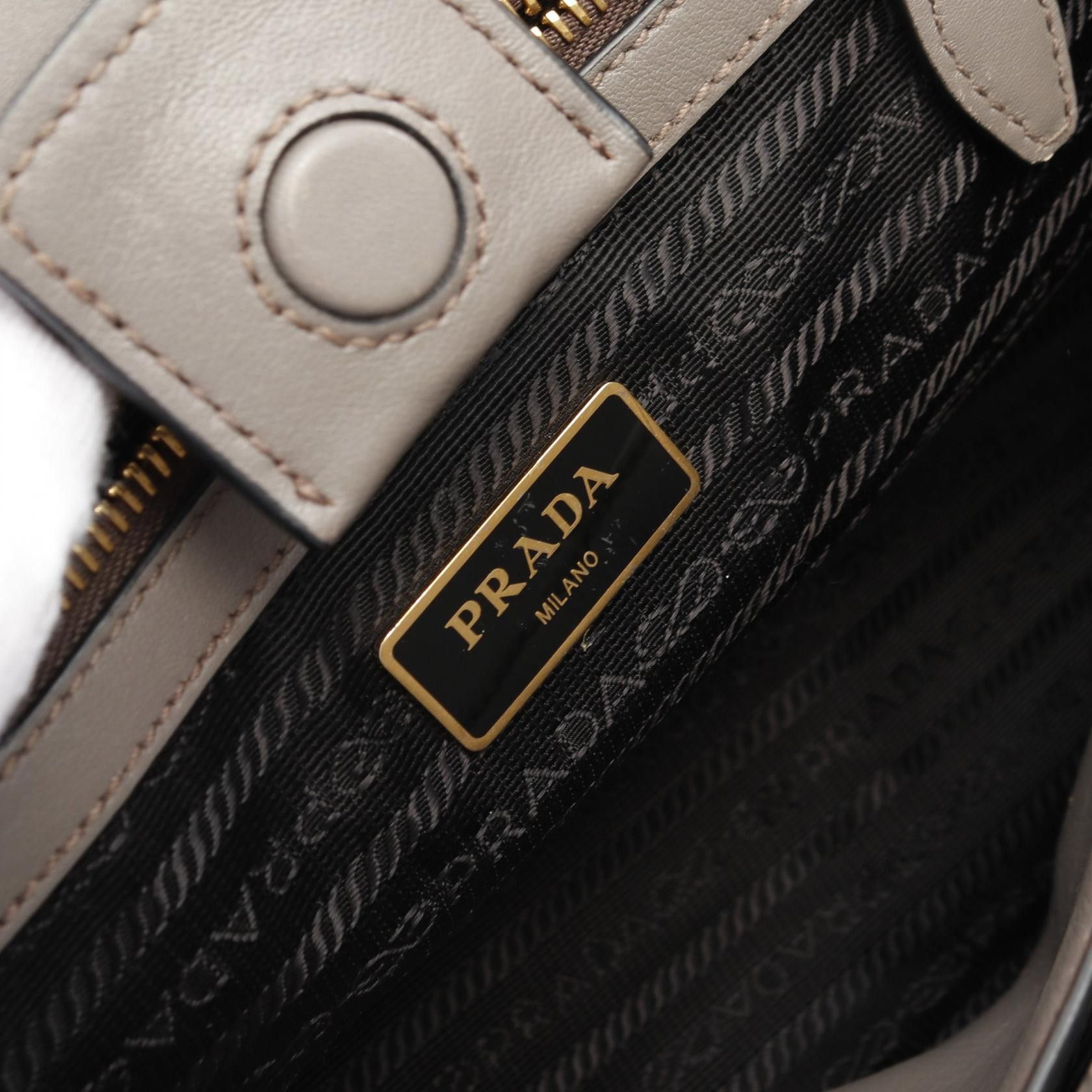 Prada Prada Prada SAFFIANO Leather Handbag Leather Handbag 1BA113 DUTY FREE for USA Size ONE SIZE - 4 Thumbnail
