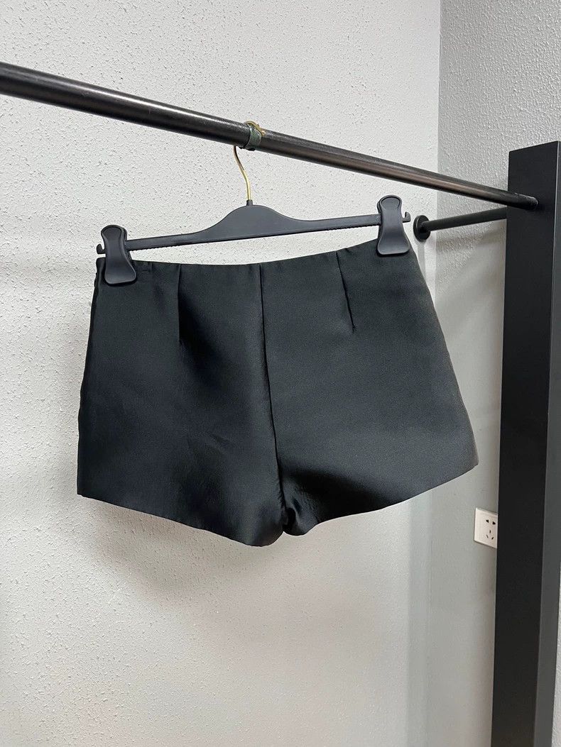 Valentino Valentino Black Casual Shorts Size 38 Size 38" / US 16 / IT 52 - 2 Thumbnail
