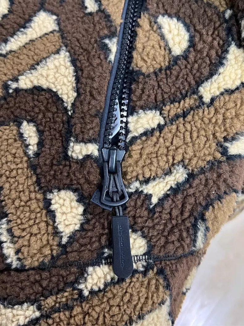 Burberry Burberry Teddy Jacket with Allover Print Size XL / US 12-14 / IT 48-50 - 4 Thumbnail