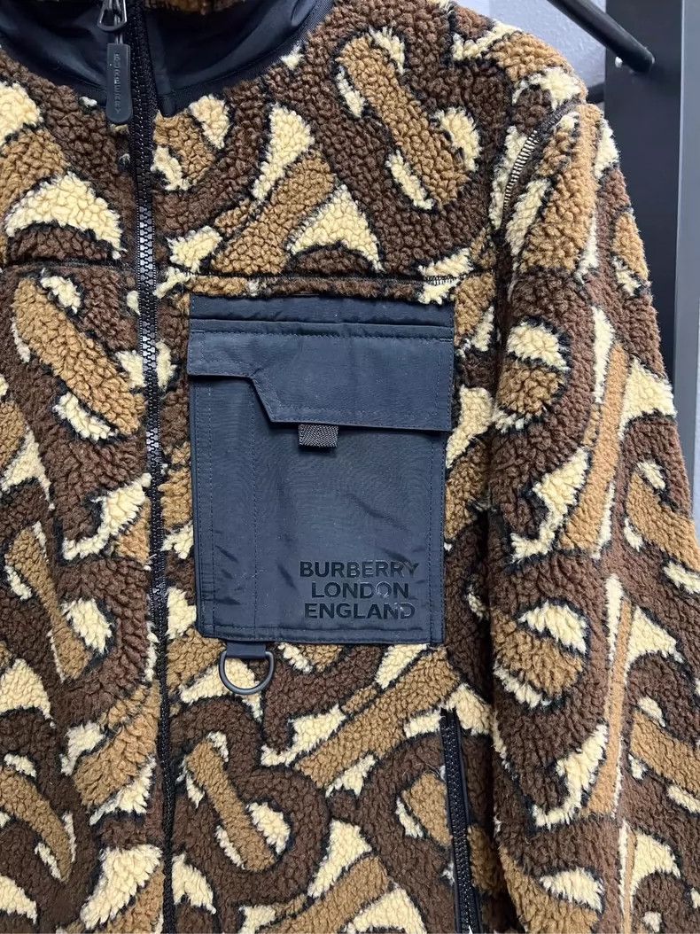 Burberry Burberry Teddy Jacket with Allover Print Size XL / US 12-14 / IT 48-50 - 3 Thumbnail