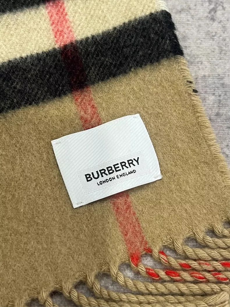 Burberry Burberry Double-Sided Cashmere Scarf Size ONE SIZE - 5 Thumbnail