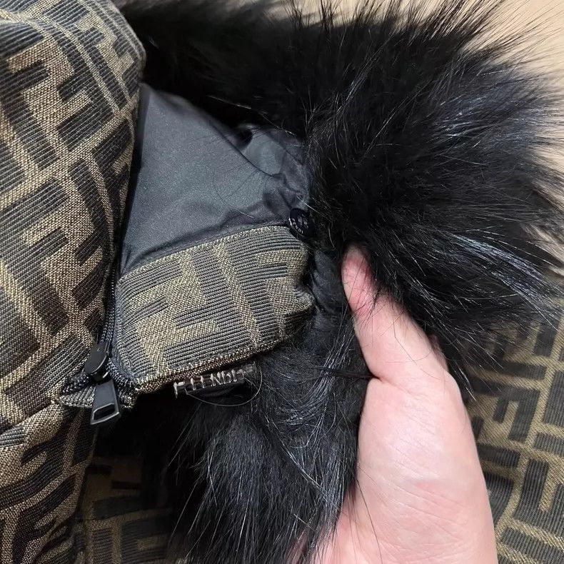 Fendi Fendi New Logo Print Down Jacket with Fur Hood Size M / US 6-8 / IT 42-44 - 5 Thumbnail