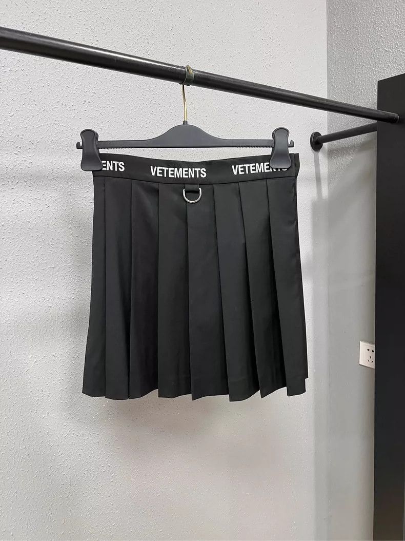 Vetements Vetements Pleated Skirt in Black Color Size 23" - 2 Thumbnail