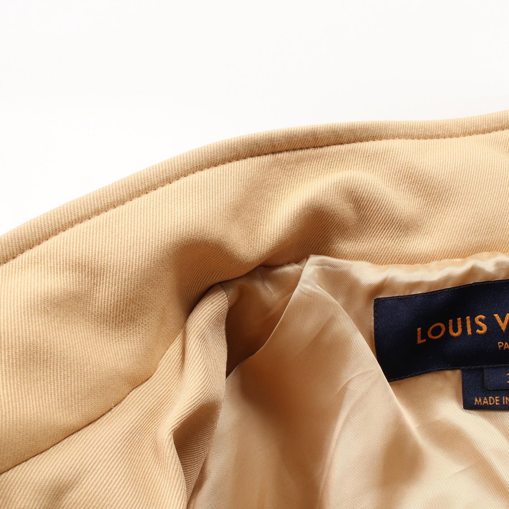 Louis Vuitton Louis Vuitton Louis Vuitton Belt Collar LV Button Wool Viscose Coat Others Outerwear RW231W US8 FOCX27 Size ONE SIZE - 8 Thumbnail