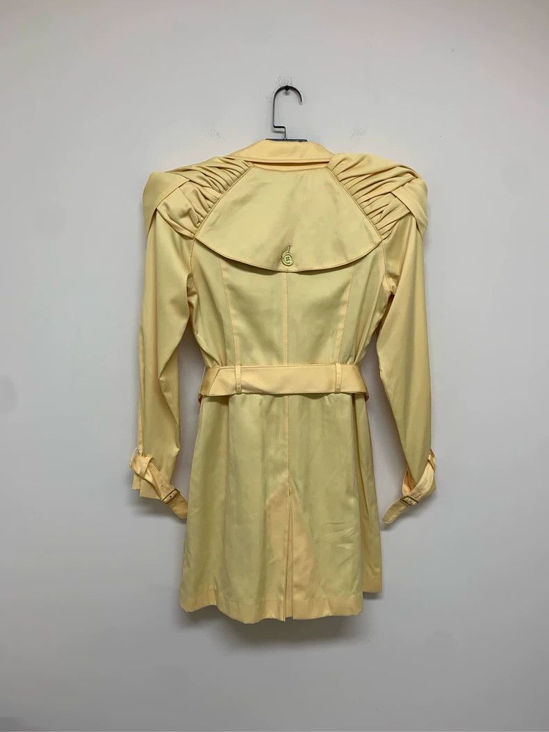 Burberry Burberry Yellow Casual Windbreaker Coat Size M / US 6-8 / IT 42-44 - 2 Thumbnail