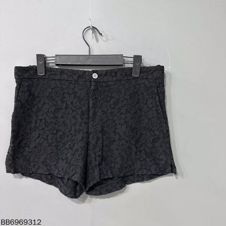 Gucci Lace Floral Shorts by Gucci Size 42" / US 20 - 3 Thumbnail