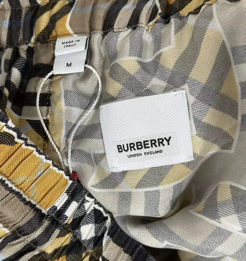 Burberry Burberry Plaid Print Casual Shorts Size 24" / US 00 / IT 34 - 5 Thumbnail