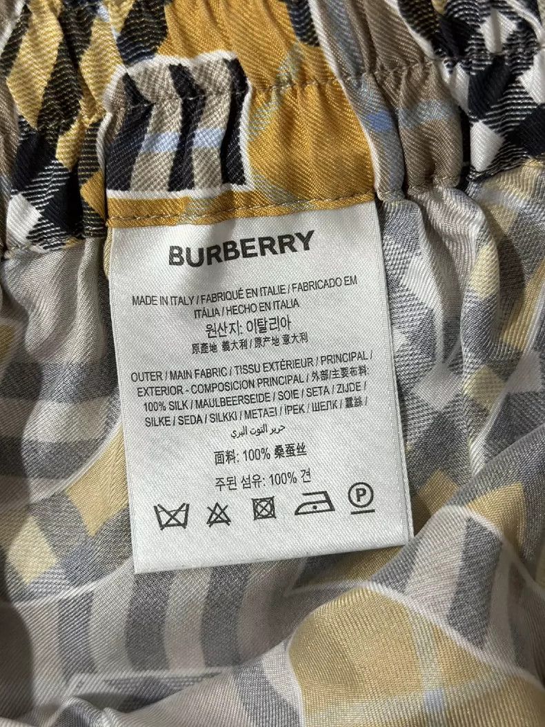 Burberry Burberry Plaid Print Casual Shorts Size 24" / US 00 / IT 34 - 4 Thumbnail