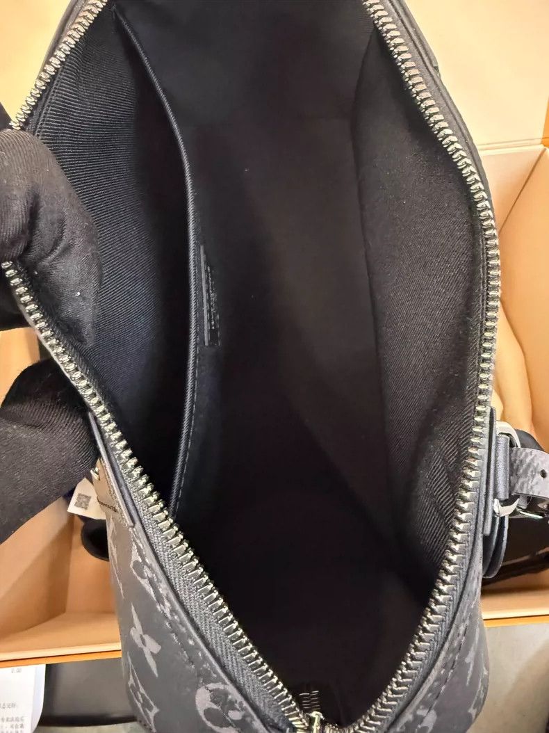 Louis Vuitton City Keepall Monogram Black Crossbody Bag Size ONE SIZE - 4 Thumbnail