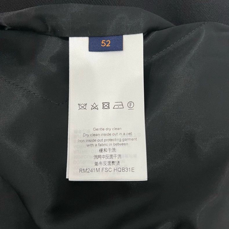 Louis Vuitton Louis Vuitton Wool Jacket with Pearl Logo Size US L / EU 52-54 / 3 - 6 Thumbnail