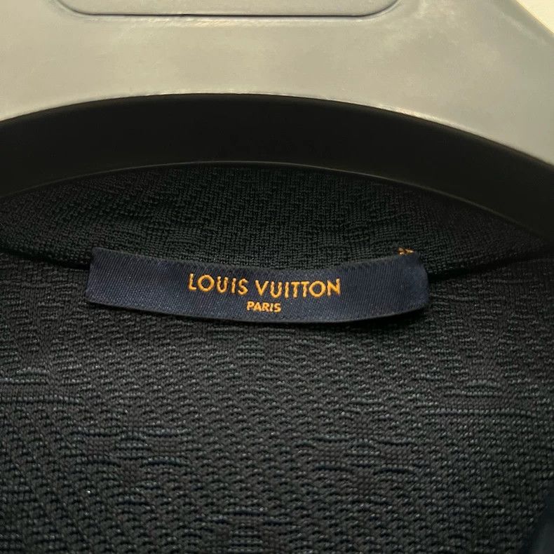 Louis Vuitton Louis Vuitton Embossed Logo Jacket Size XS Size US XS / EU 42 / 0 - 5 Thumbnail