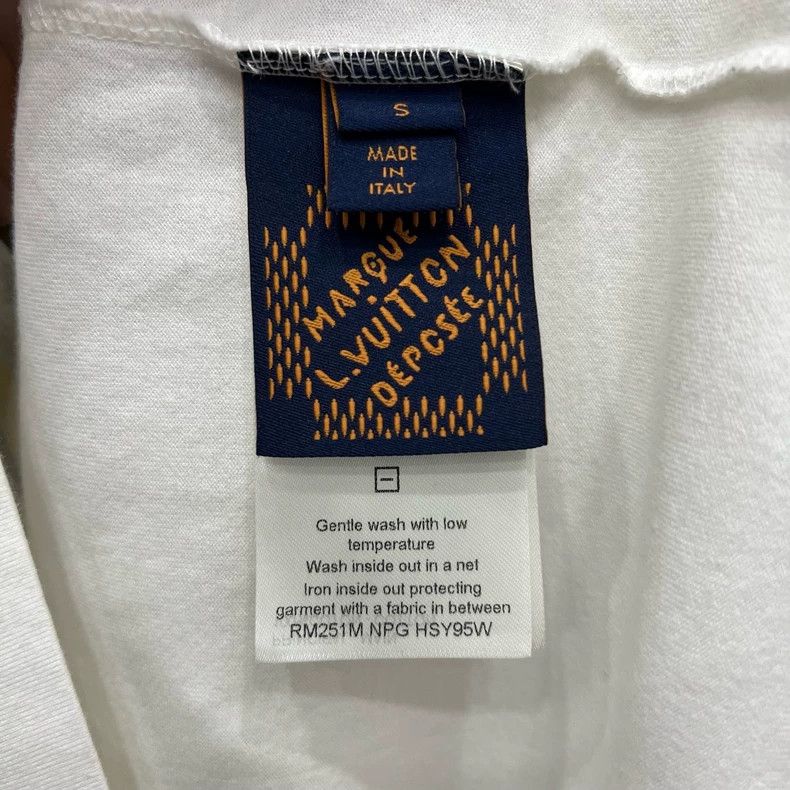 Louis Vuitton Louis Vuitton Short Sleeve Shirt with Print Size US S / EU 44-46 / 1 - 7 Thumbnail